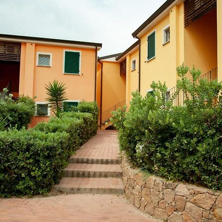 Residence Baia Delle Mimose Badesi Luaran gambar