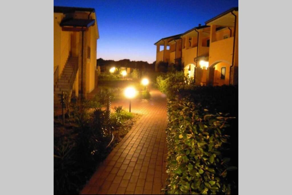 Residence Baia Delle Mimose Badesi Luaran gambar