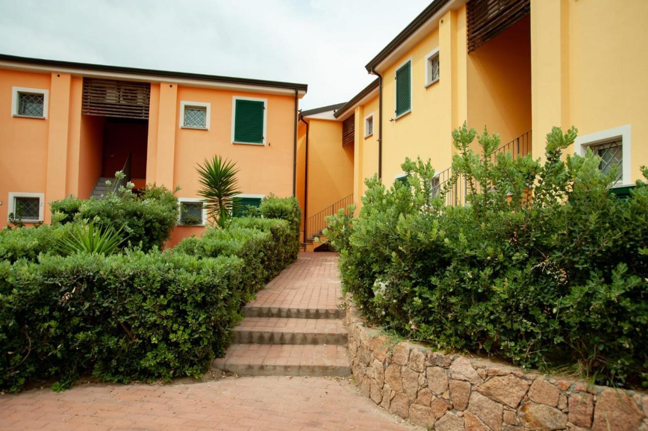 Residence Baia Delle Mimose Badesi Luaran gambar